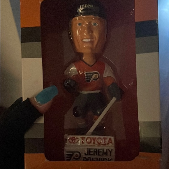 Flyers Bobblehead with Black Cap - Picture 1 of 4